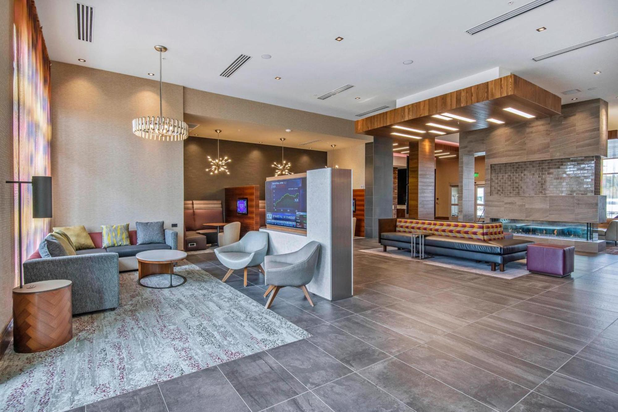 Courtyard By Marriott Raleigh Cary/Parkside Town Commons Hotel Екстериор снимка