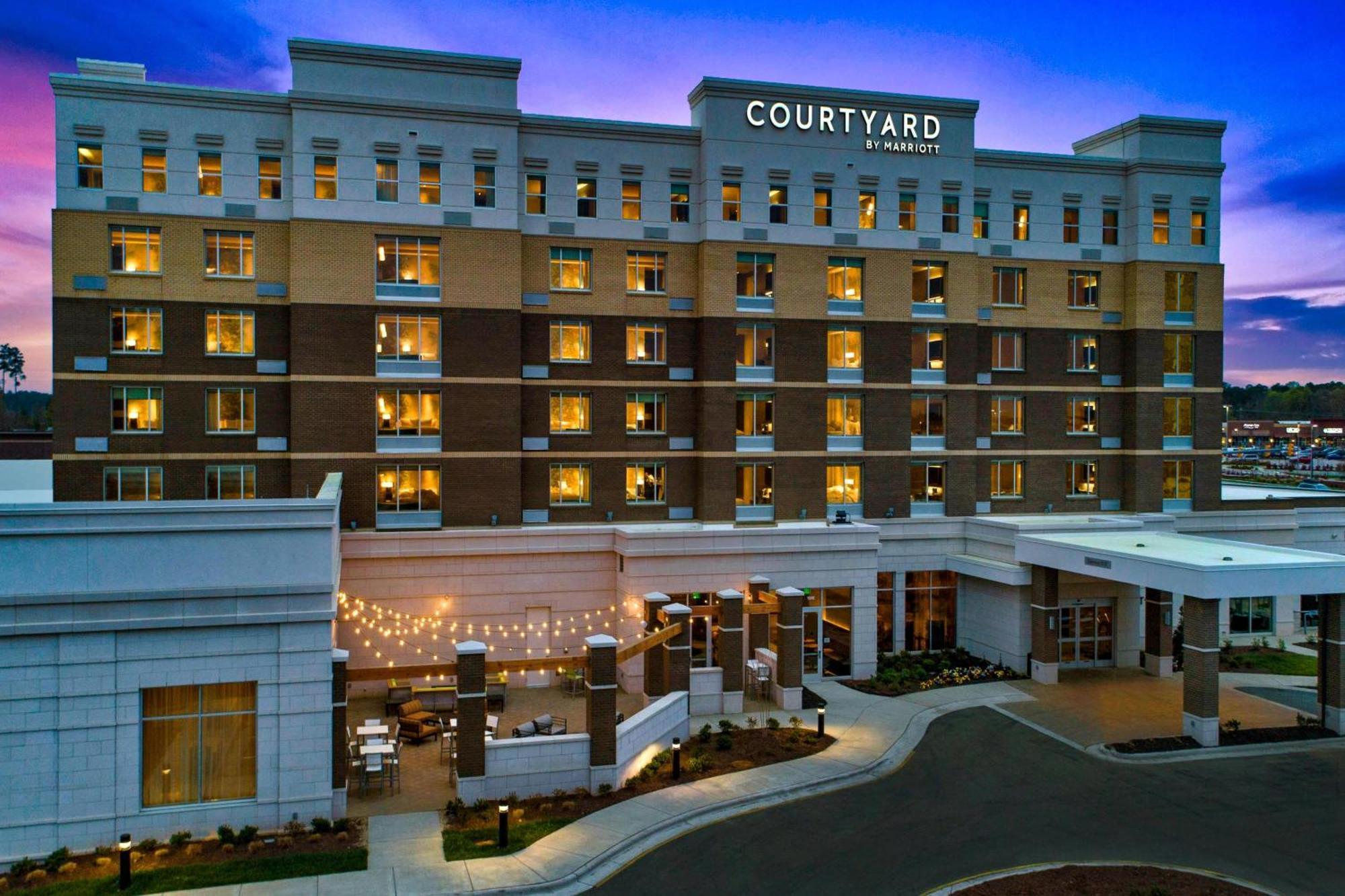 Courtyard By Marriott Raleigh Cary/Parkside Town Commons Hotel Екстериор снимка