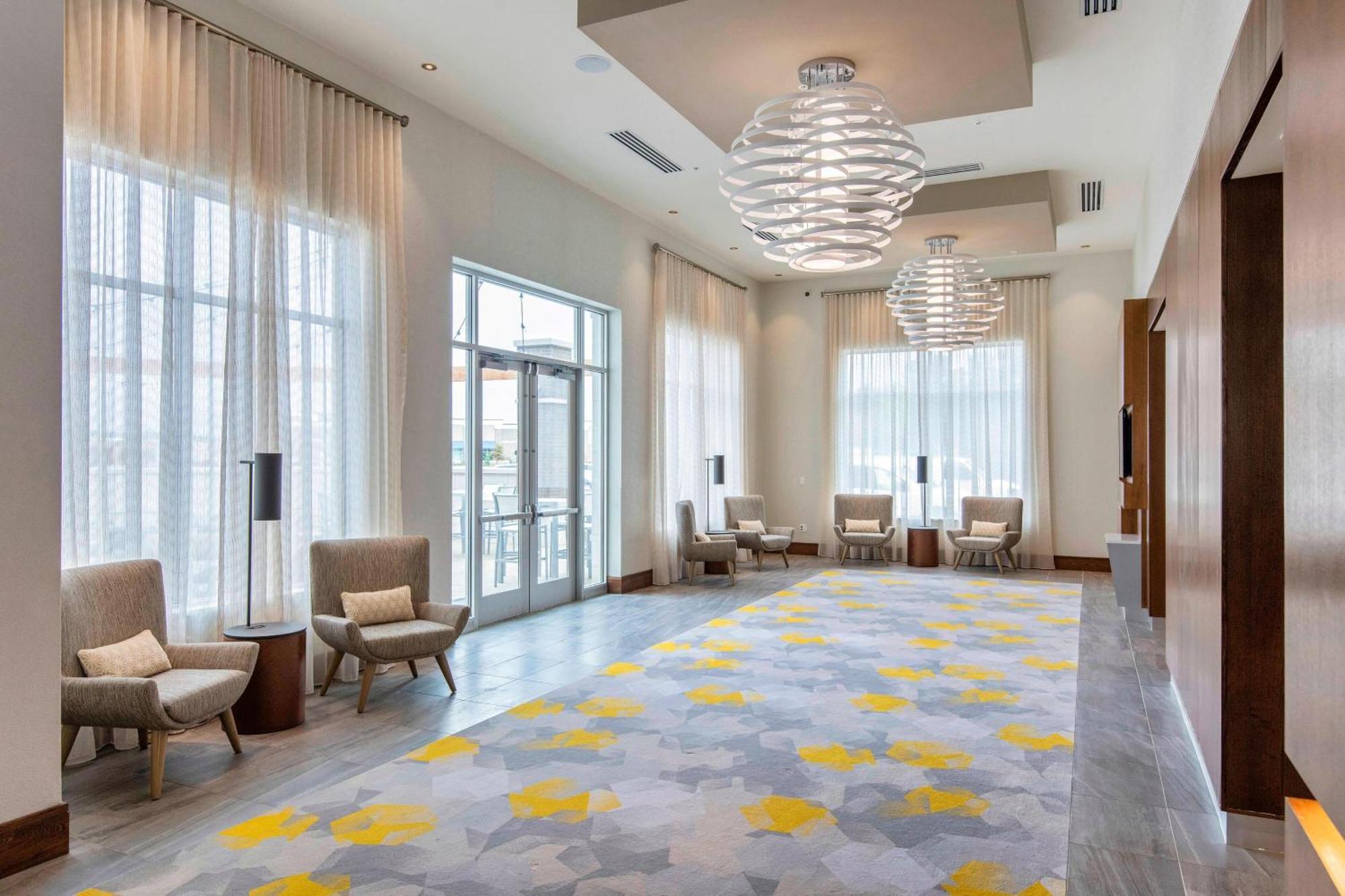 Courtyard By Marriott Raleigh Cary/Parkside Town Commons Hotel Екстериор снимка
