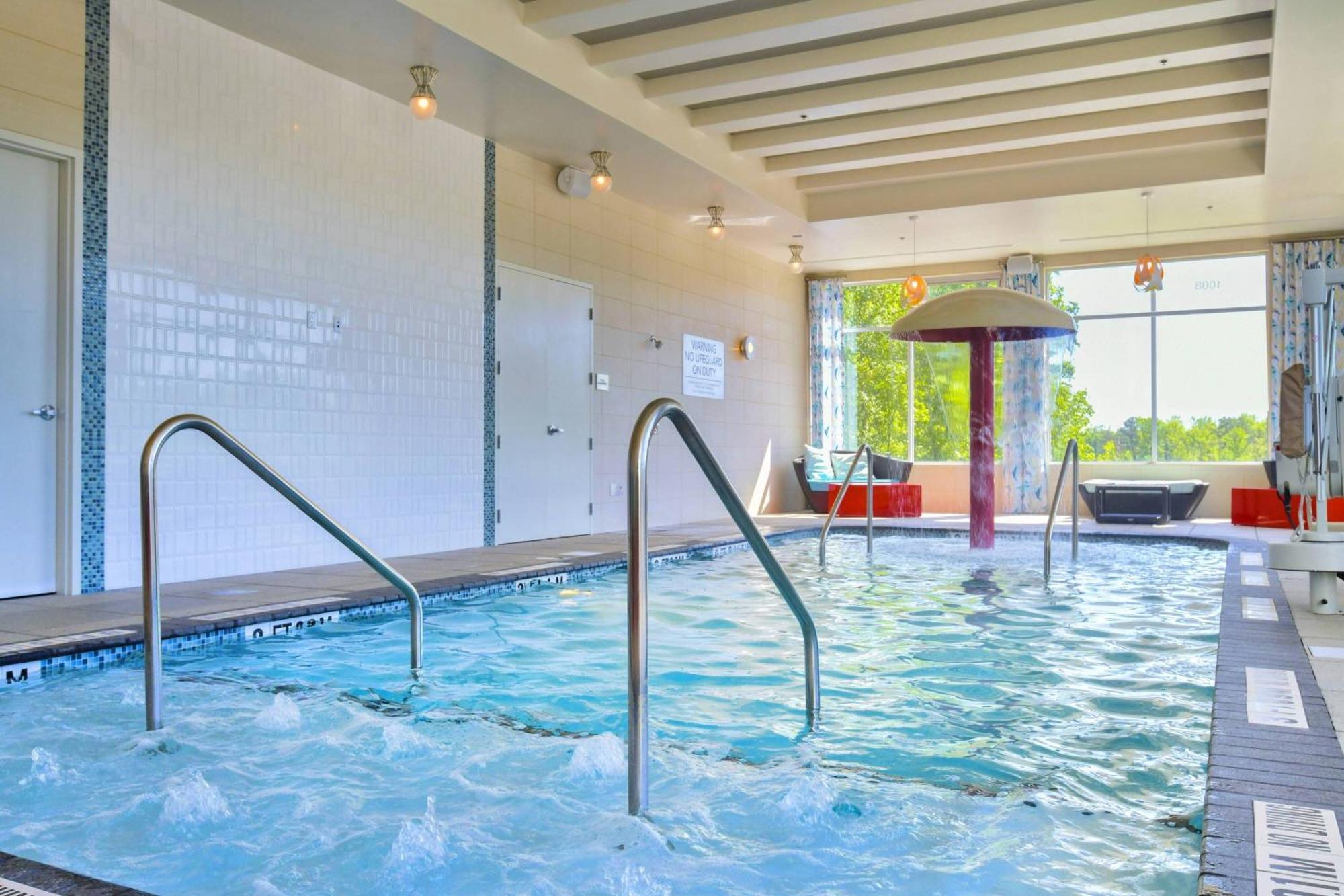 Courtyard By Marriott Raleigh Cary/Parkside Town Commons Hotel Екстериор снимка
