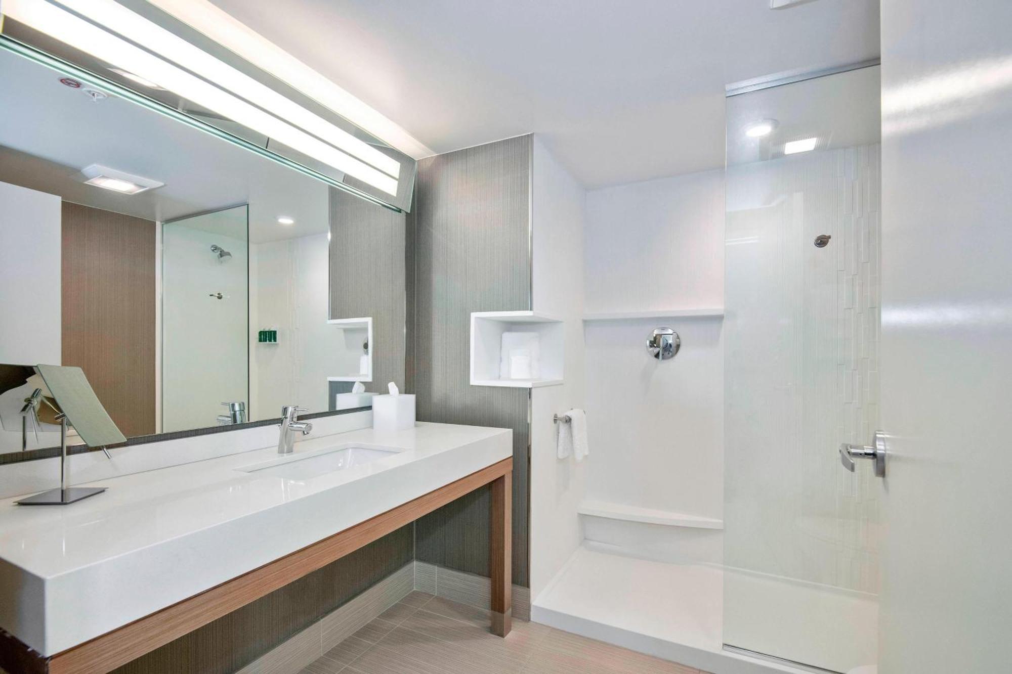 Courtyard By Marriott Raleigh Cary/Parkside Town Commons Hotel Екстериор снимка