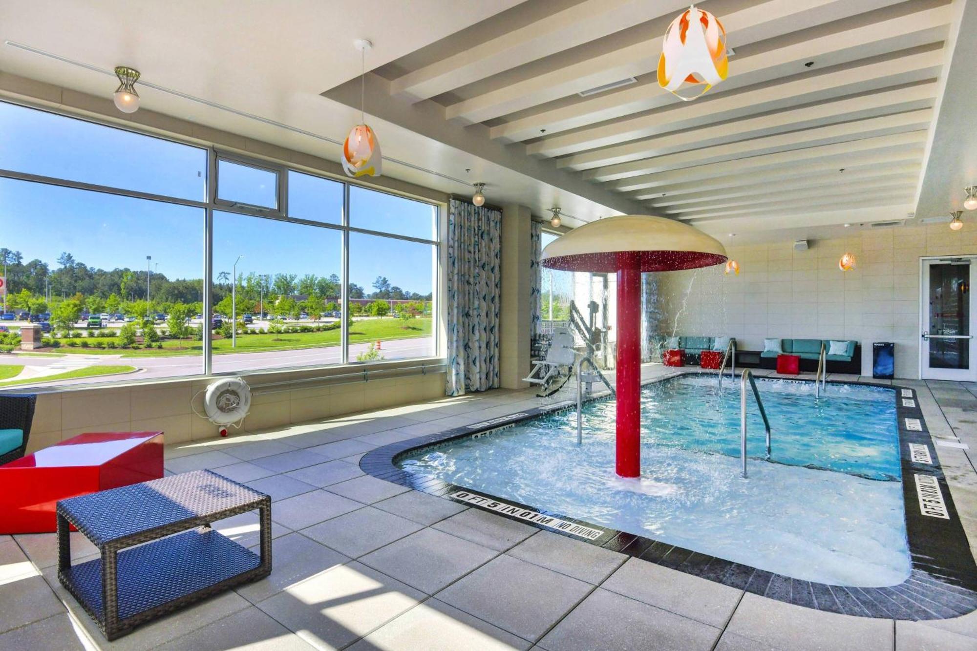 Courtyard By Marriott Raleigh Cary/Parkside Town Commons Hotel Екстериор снимка