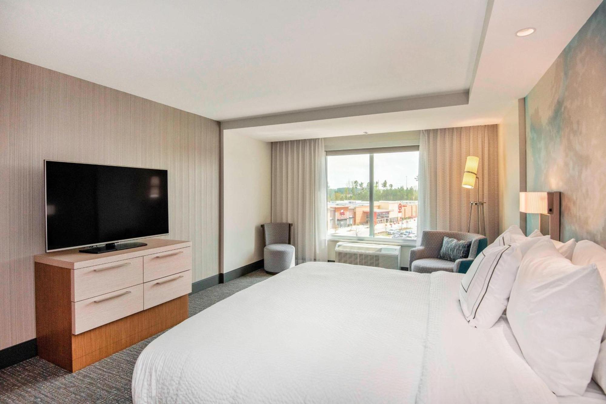 Courtyard By Marriott Raleigh Cary/Parkside Town Commons Hotel Екстериор снимка